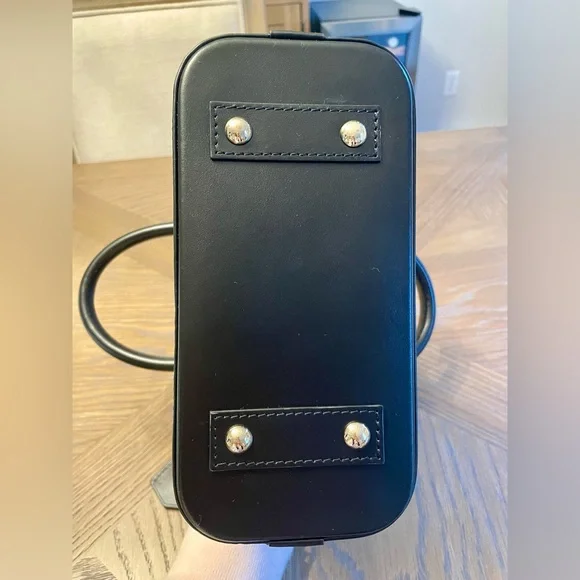 Authentic Louis Vuitton Alma BB Malletage Black, Cream, Green leather - Picture 15 of 16